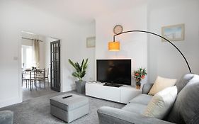 Cudworth House, Barnsley For Contractors & Families, Free Parking, High Speed Wifi Etc