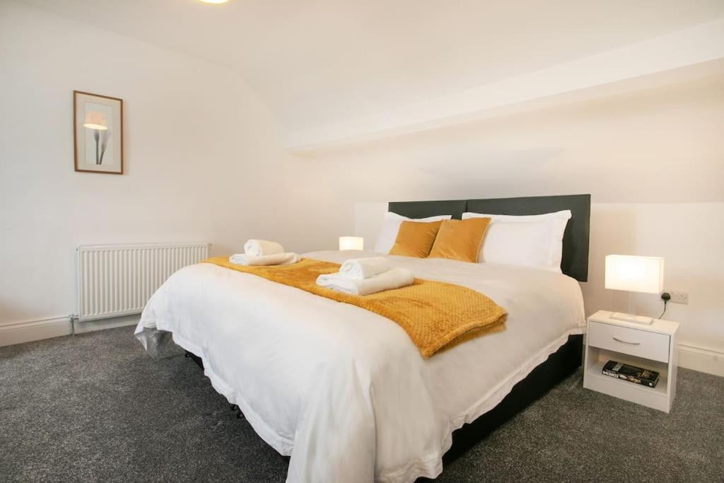 Cudworth House, Barnsley For Contractors & Families, Free Parking, High Speed Wifi Etc Villa Exterior photo