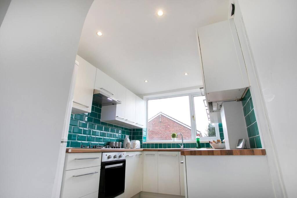 Cudworth House, Barnsley For Contractors & Families, Free Parking, High Speed Wifi Etc Villa Exterior photo