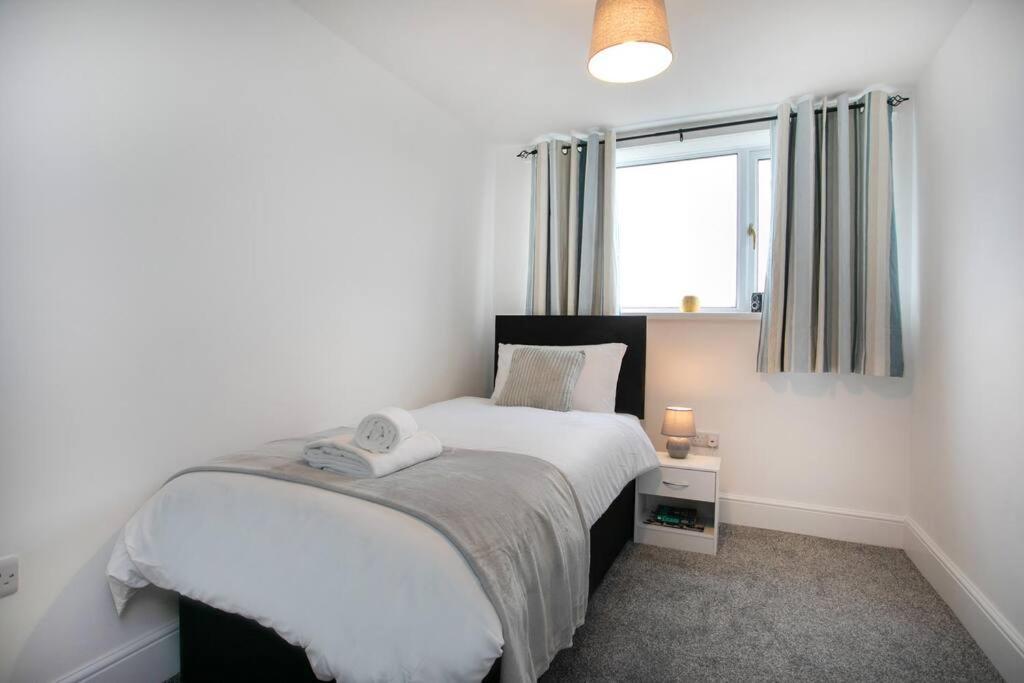 Cudworth House, Barnsley For Contractors & Families, Free Parking, High Speed Wifi Etc Villa Exterior photo